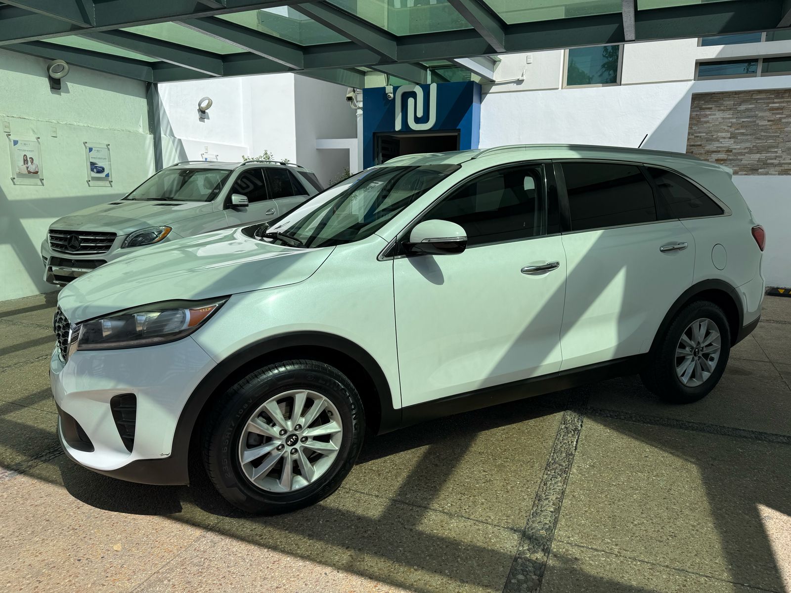 
								Kia Sorento EX 2019 full									