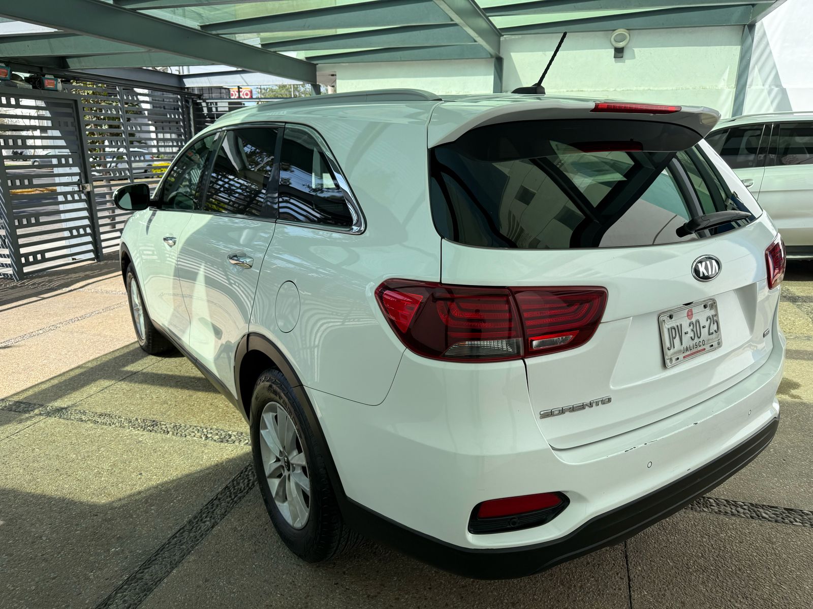 
								Kia Sorento EX 2019 full									