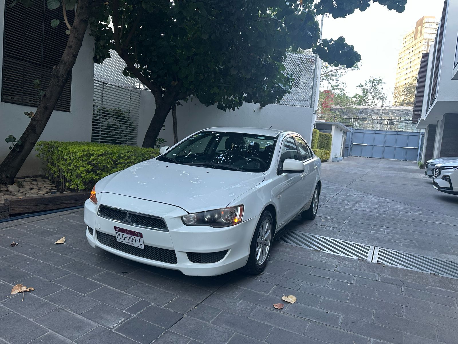 
								Mitsubishi Lancer 2011 full									